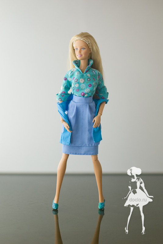 Кукла барби в рубашке реглан, двухслойной юбке, фотография во весь рост