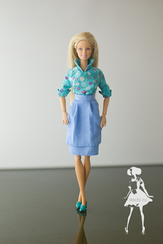 Кукла барби в рубашке реглан, двухслойной юбке, фотография во весь рост